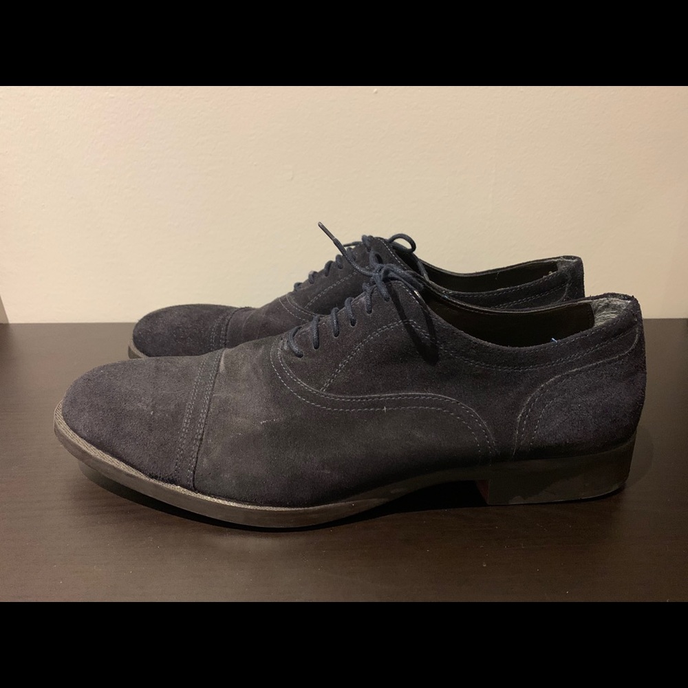 Plain toe Oxford style shoes